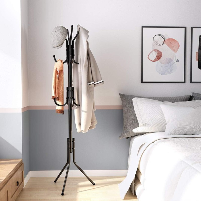 علاقة الملابس الأنيقة